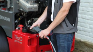 Charging the eHoftrac’s battery