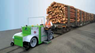 The ROTRAC E4 tows up to 500 tonnes